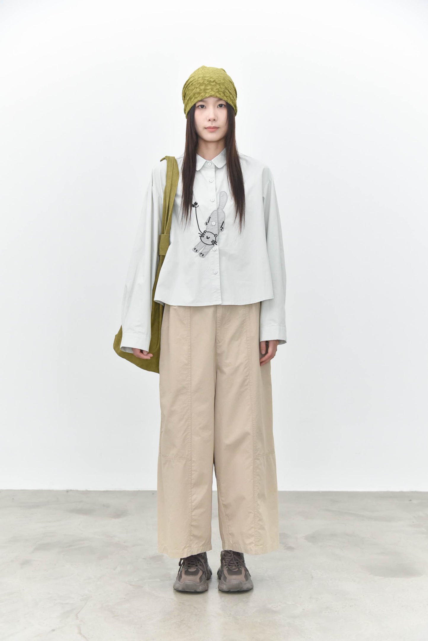 早秋 NEW/ 『伸伸懶腰貓咪』刺繡襯衫