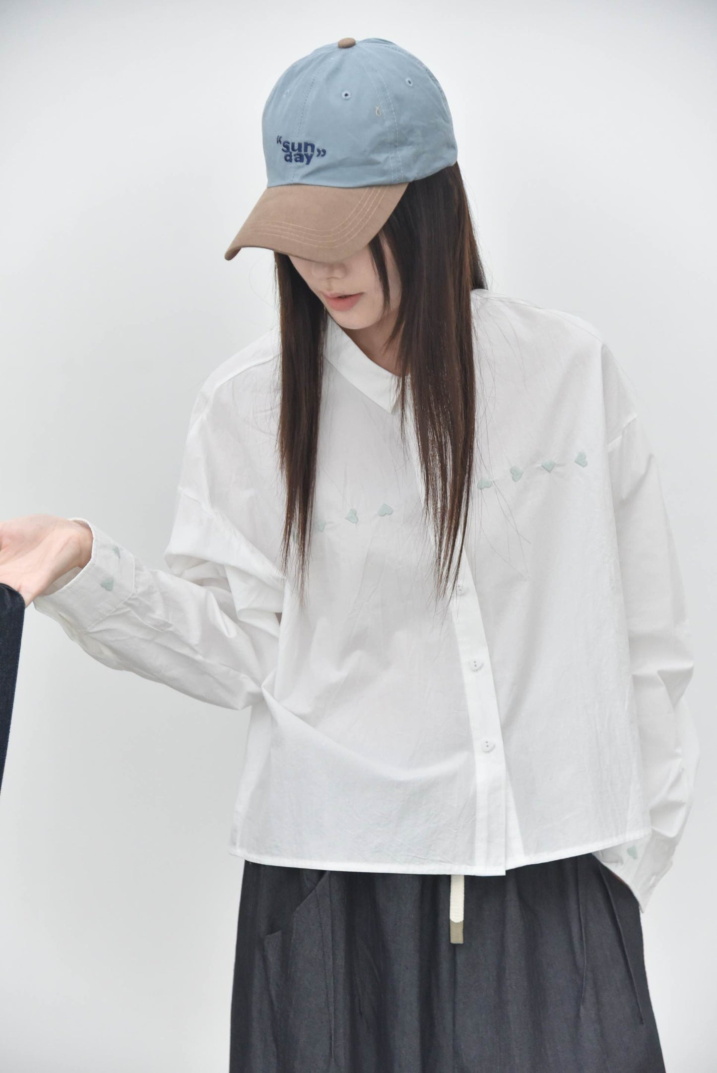 早秋NEW!/ 文青刺繡小愛心自然皺感襯衫