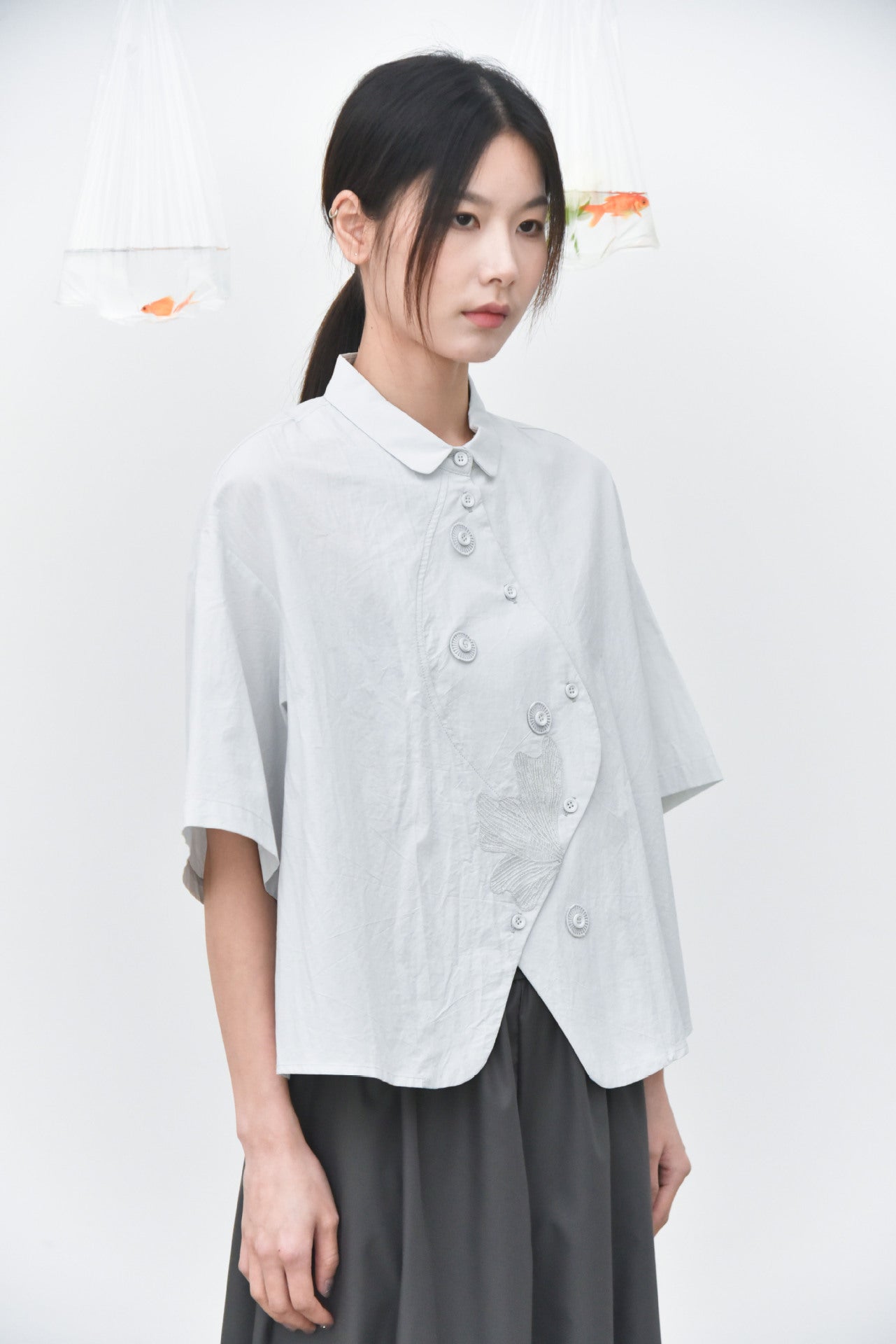 早秋 NEW/ 手工貼花重工弧形門襟襯衫