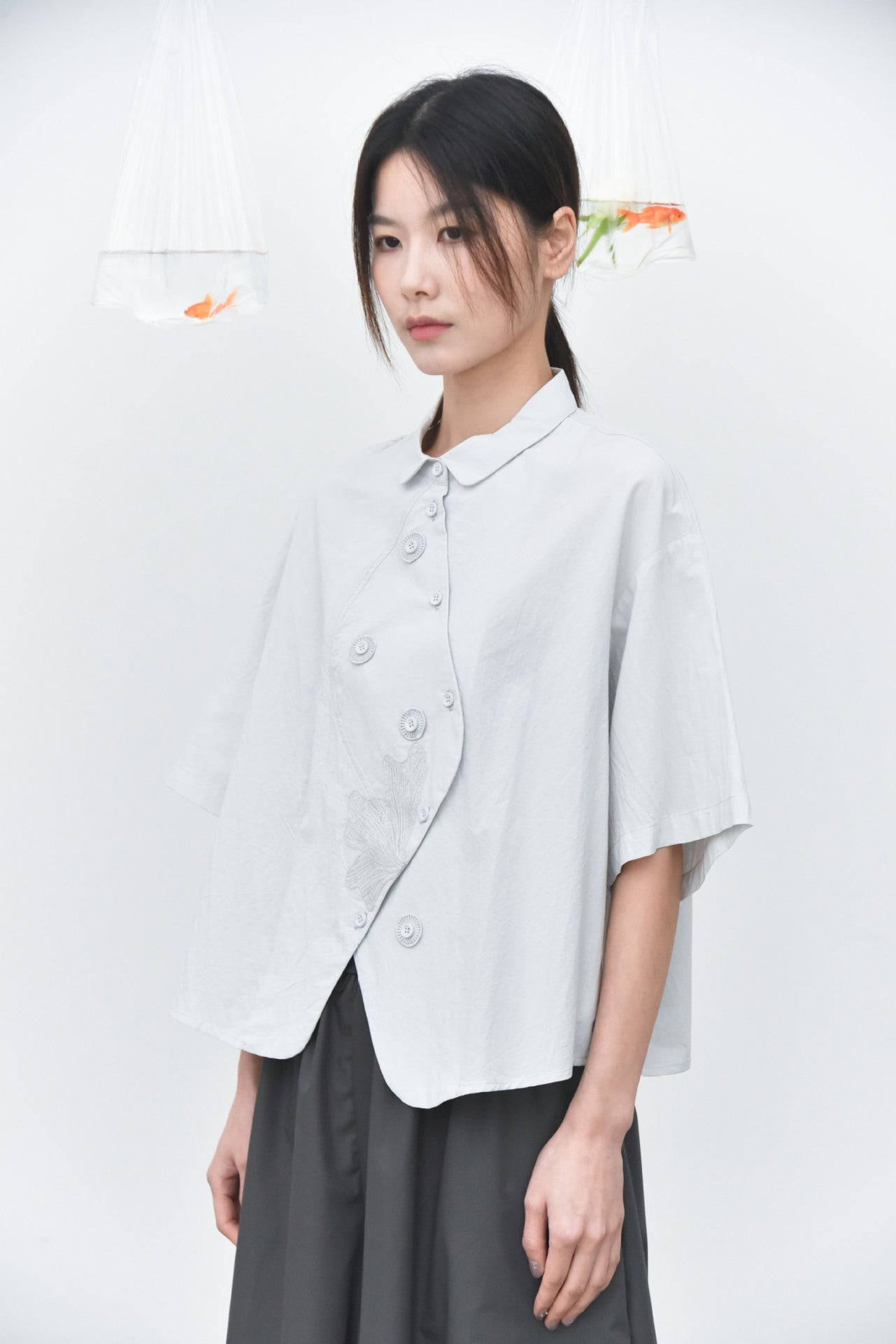 早秋 NEW/ 手工貼花重工弧形門襟襯衫