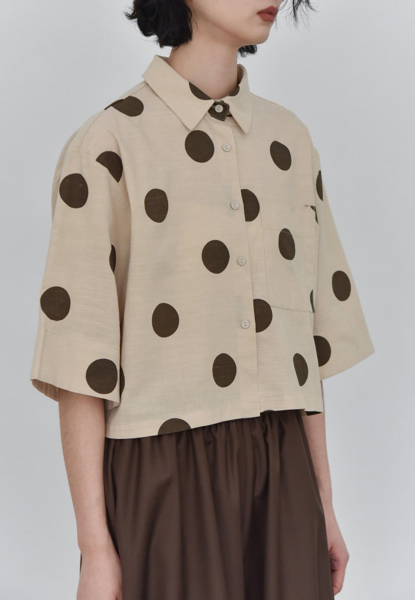 大點點棉麻短版襯衫