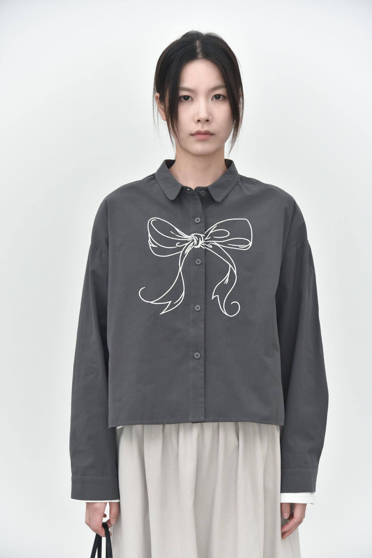 早秋NEW!/ 禮物大蝴蝶結刺繡襯衫