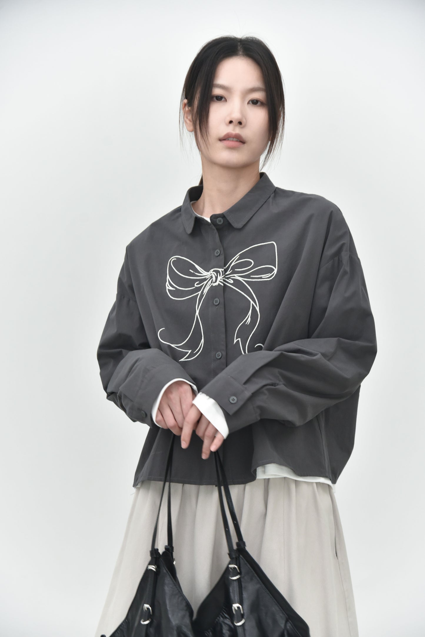 早秋NEW!/ 禮物大蝴蝶結刺繡襯衫