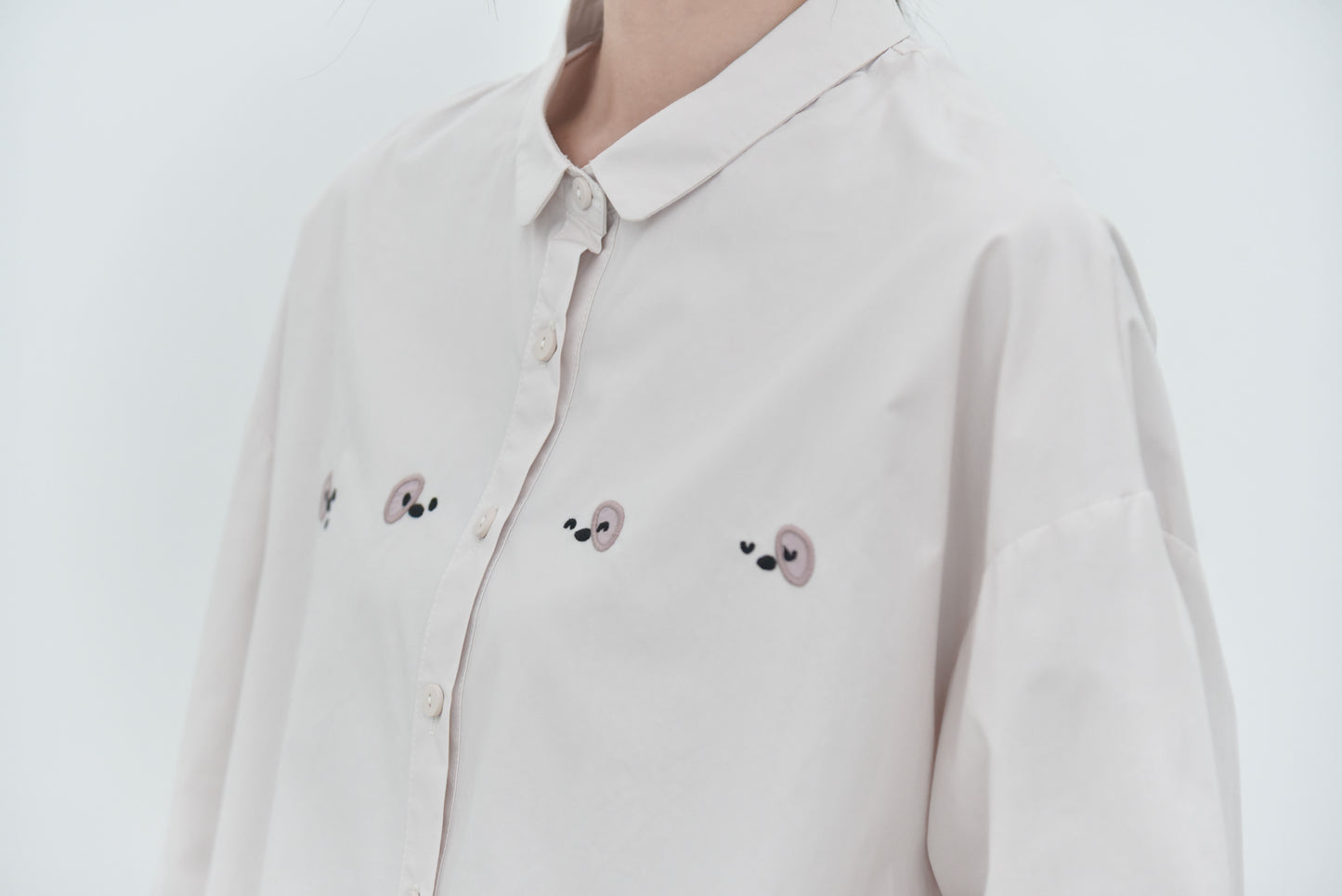 早秋 NEW/ 原來是狗狗！療癒刺繡襯衫
