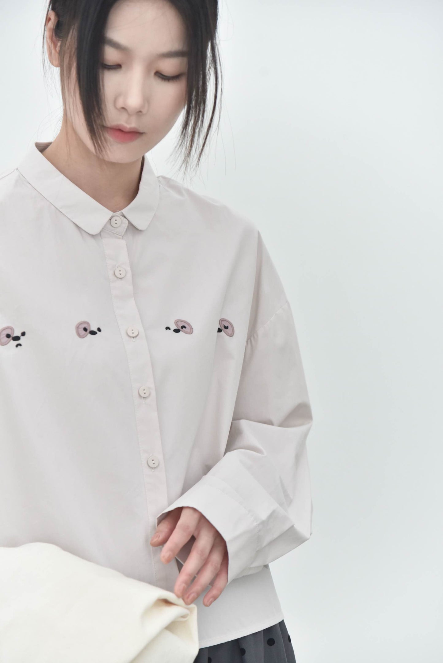 早秋 NEW/ 原來是狗狗！療癒刺繡襯衫