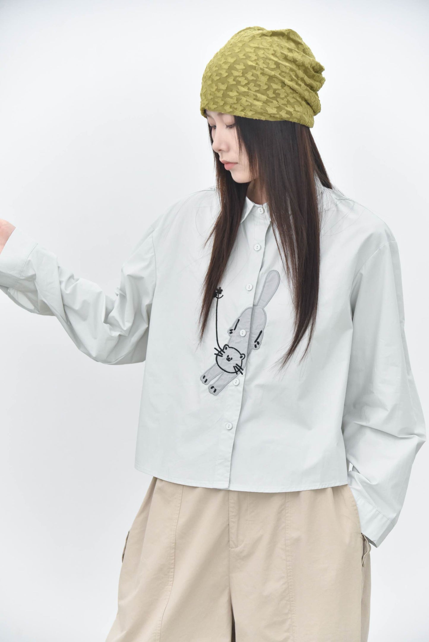 早秋 NEW/ 『伸伸懶腰貓咪』刺繡襯衫