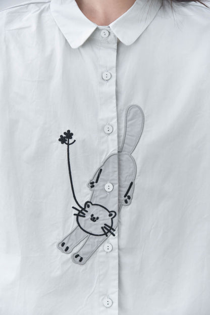早秋 NEW/ 『伸伸懶腰貓咪』刺繡襯衫