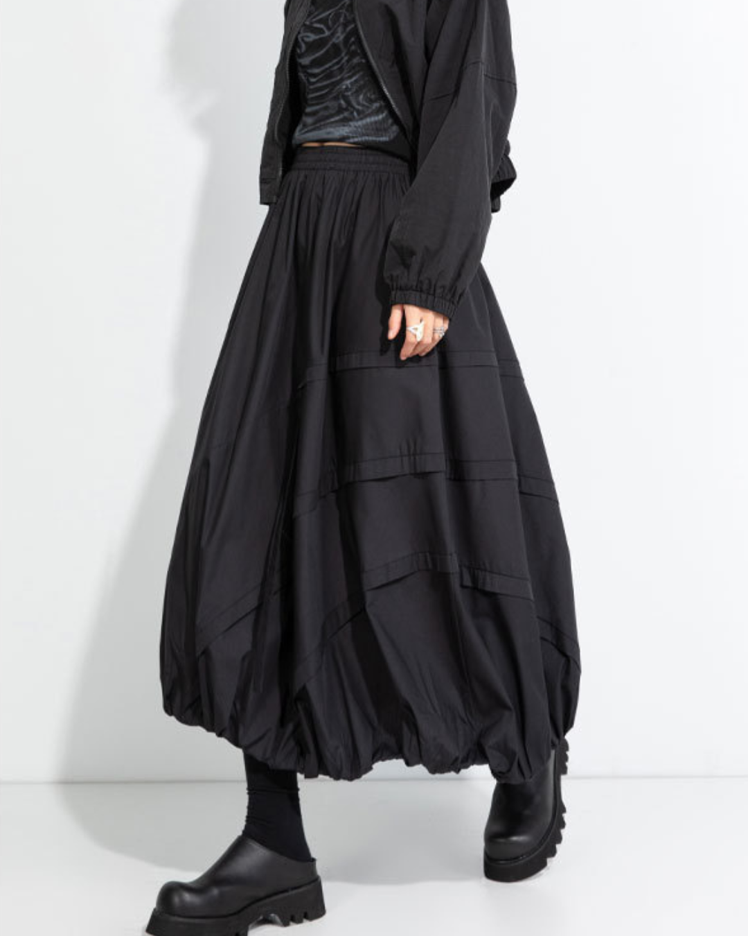 秋季設計款外掛口袋造型花苞裙