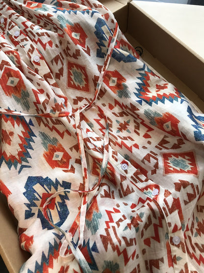 太愛了！高質感渡假風幾何印花天絲洋裝
