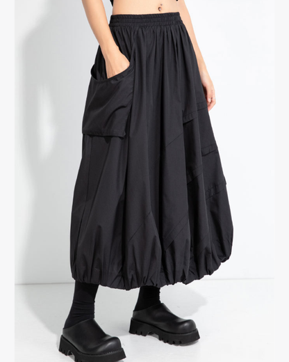 秋季設計款外掛口袋造型花苞裙