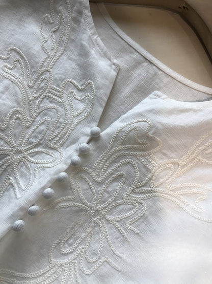 高級質感細緻100%亞麻防曬刺繡圓領襯衫