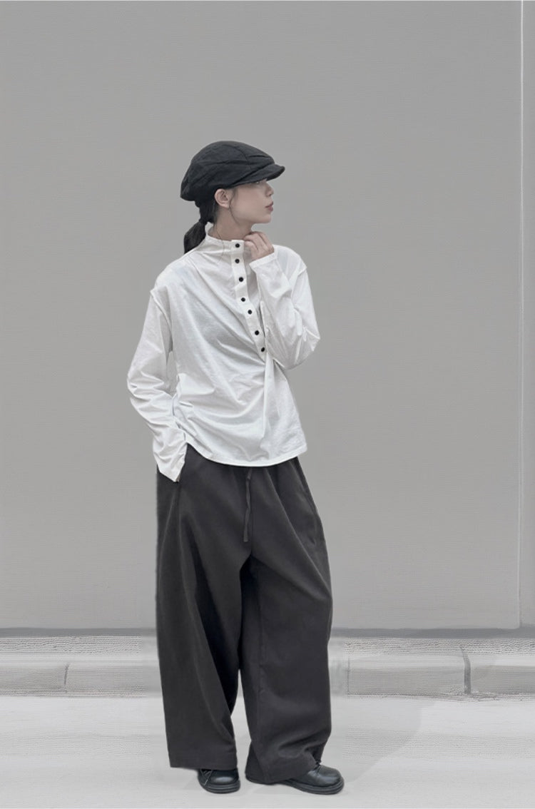 歪斜釦設計款半高領上衣