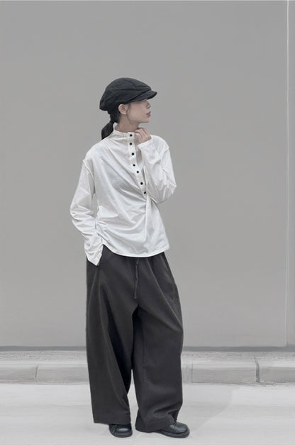 歪斜釦設計款半高領上衣