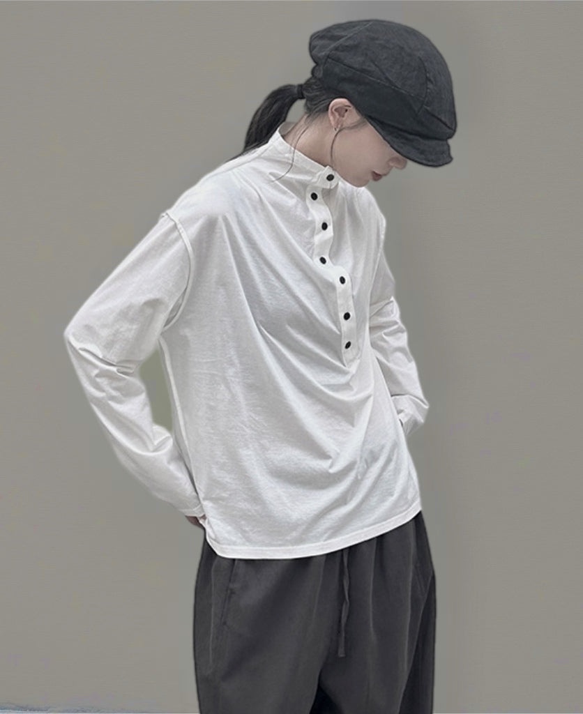 歪斜釦設計款半高領上衣