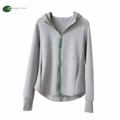 高質感！設計綠拉鍊春秋實穿外套