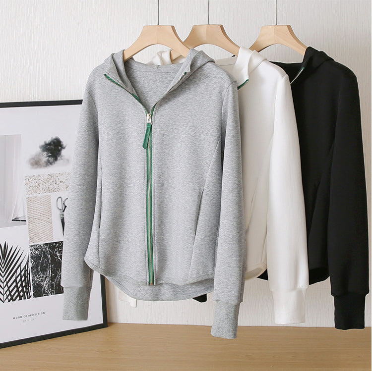 高質感！設計綠拉鍊春秋實穿外套