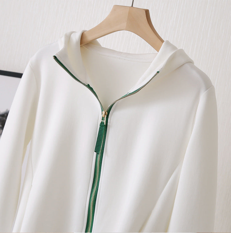 高質感！設計綠拉鍊春秋實穿外套