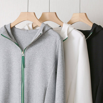 高質感！設計綠拉鍊春秋實穿外套