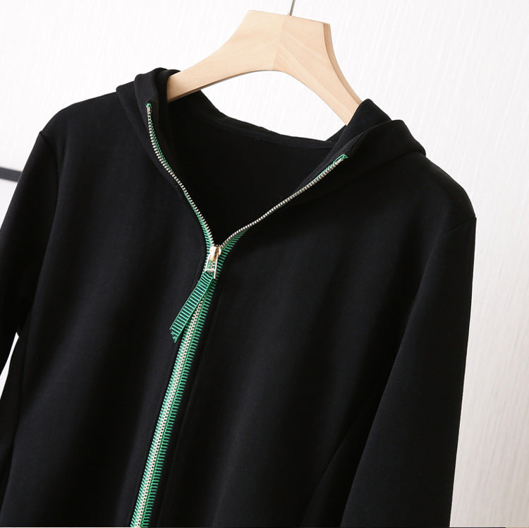 高質感！設計綠拉鍊春秋實穿外套