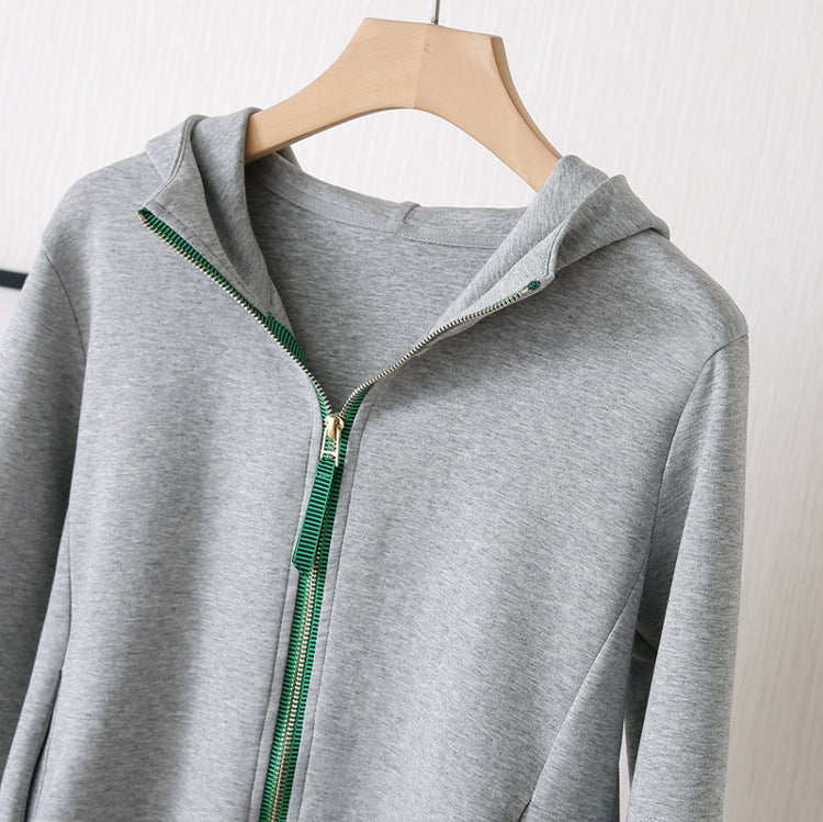 高質感！設計綠拉鍊春秋實穿外套