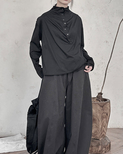 歪斜釦設計款半高領上衣