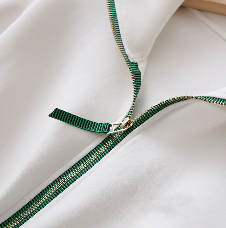 高質感！設計綠拉鍊春秋實穿外套