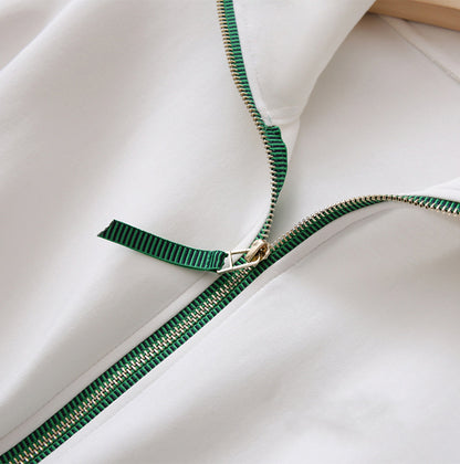 高質感！設計綠拉鍊春秋實穿外套