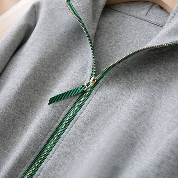 高質感！設計綠拉鍊春秋實穿外套