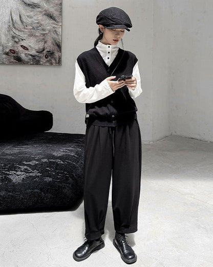 歪斜釦設計款半高領上衣