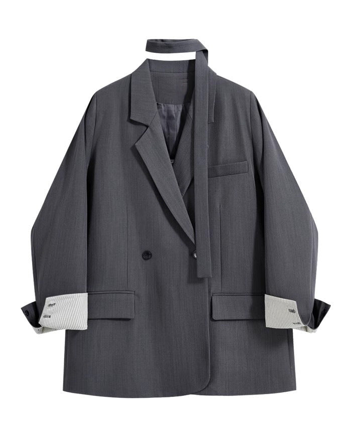 酷甜風後開叉造型西裝外套