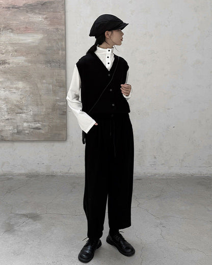 歪斜釦設計款半高領上衣