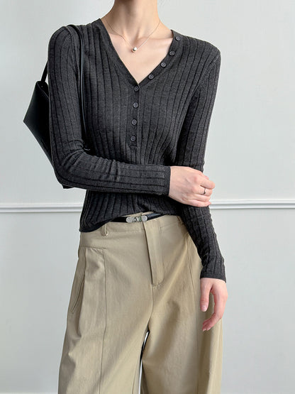 V領質感彈力直條開釦上衣