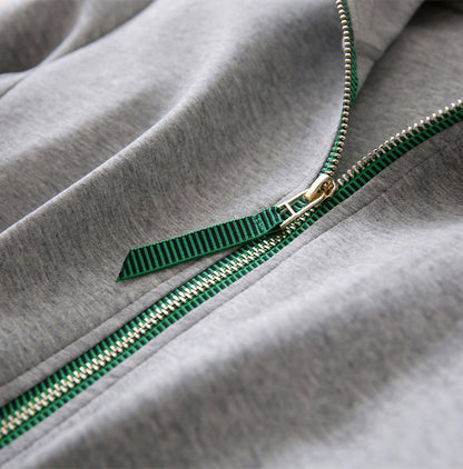 高質感！設計綠拉鍊春秋實穿外套