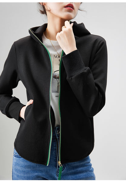 高質感！設計綠拉鍊春秋實穿外套